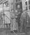 Familie Wilhelm Meyer und Hermine, geb. Hölling aus Hachmühlen vor der Gaststätte in Benstorf mit Mutter und Schwester von Wilhelm